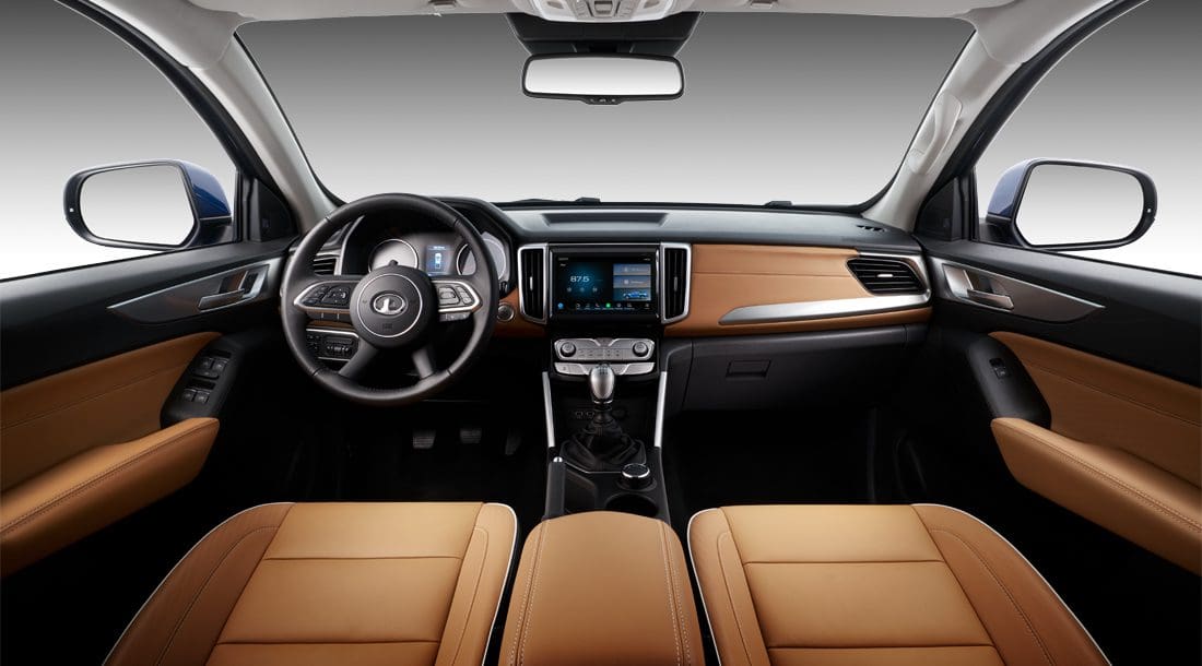 poer-interior-color-black-brown-trim-1